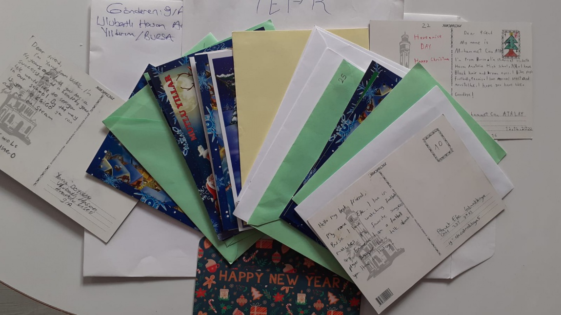 Yeni yıl kartlarımızı ve mektuplarimizi gönderdik. 